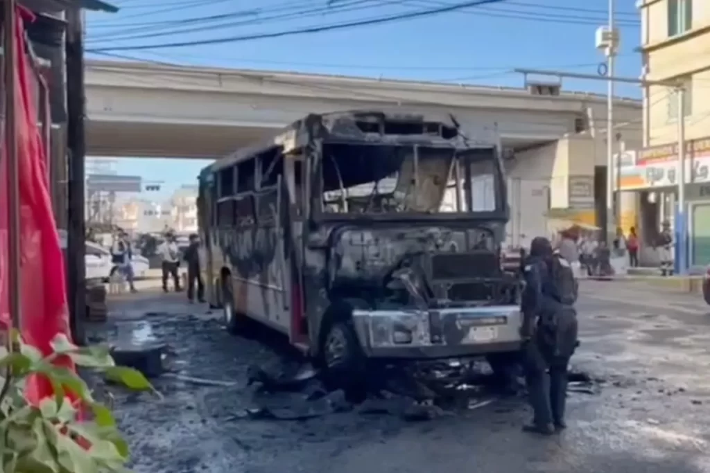 camion-incendiado-acapulco-guerrero-27mar24