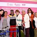Sistemas municipales del DIF entrega aparatos auditivos para los adultos mayores