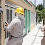 CFE alerta por fraude: falsos empleados cobran multas de hasta 20 mil pesos