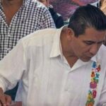 Reaparece #Felipe_Arvizu en el funeral de un empleado del #OPDAPAS.