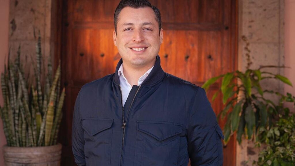 Hijo de candidato presidencial asesinado en México busca gobernar Monterrey