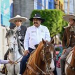 COLORIDA CABALGATA EN VÍSPERAS DE LA INAUGURACIÓN DE LA FERIA INTERNACIONAL DE CABALLO TEXCOCO 2026