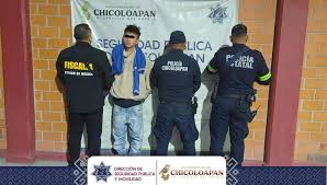 1 detienen a muchacho por fumar