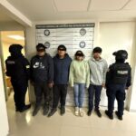 Detiene policía estatal a cuatro sujetos por presunto robo con violencia en colonia Santa Cruz