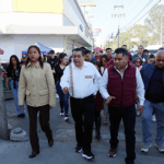 PRESIDENTA DE CHIMALHUACÁN Y SECRETARIO DE MOVILIDAD REALIZAN RECORRIDO PARA MEJORAR CIRCULACIÓN