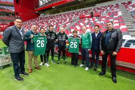 1 delfina entrega camisas de futbol