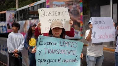 1 alumnos tramposos en examen de unam