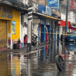 Fuertes lluviasinundan vialidades y movilizan a cuerpos de emergencia en Nezahualcóyotl