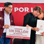 ¡Un millón de trámites en Caravanas por la Justicia Social! Gobernadora Delfina Gómez beneficia a más de 370 mil familias en EdoMéx con asesoría jurídica y servicios
