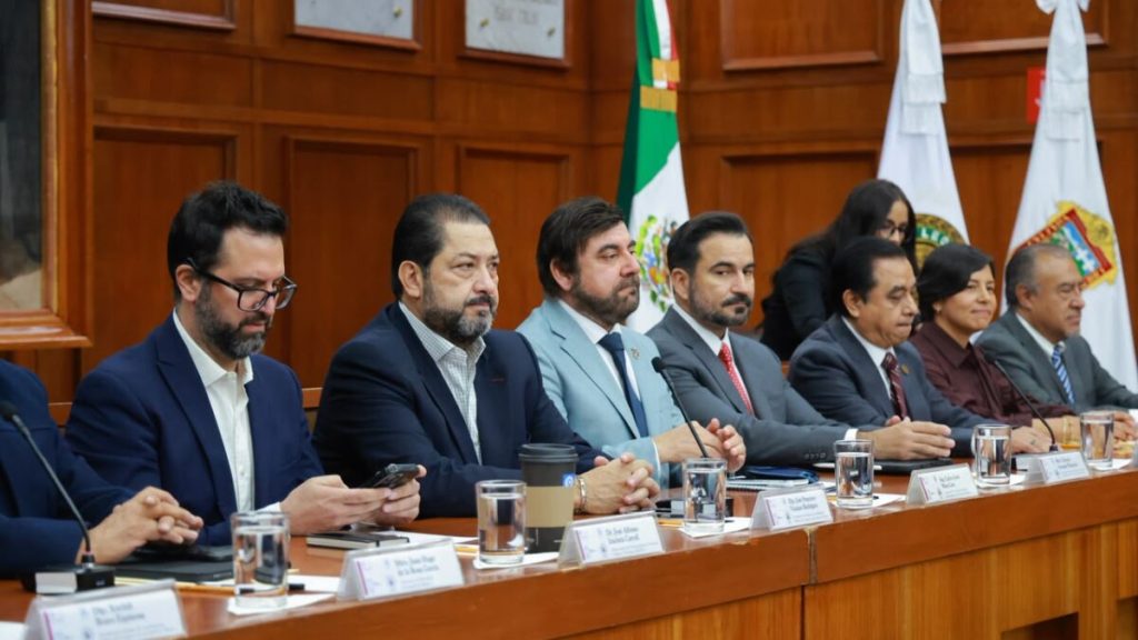 franciscovazquez_parlamentometropolitano3-1200x675